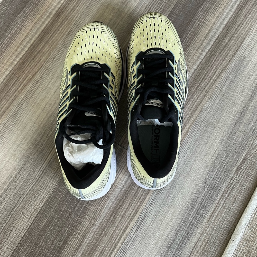 Saucony Ride 13 (New) size 11